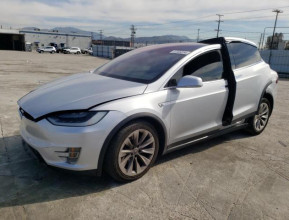 Tesla Model X 2016 - 2 