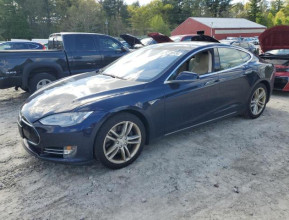 Tesla Model S 2015 85D - 8 