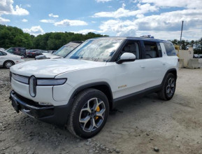Rivian R1S 2023 Launch Edition 