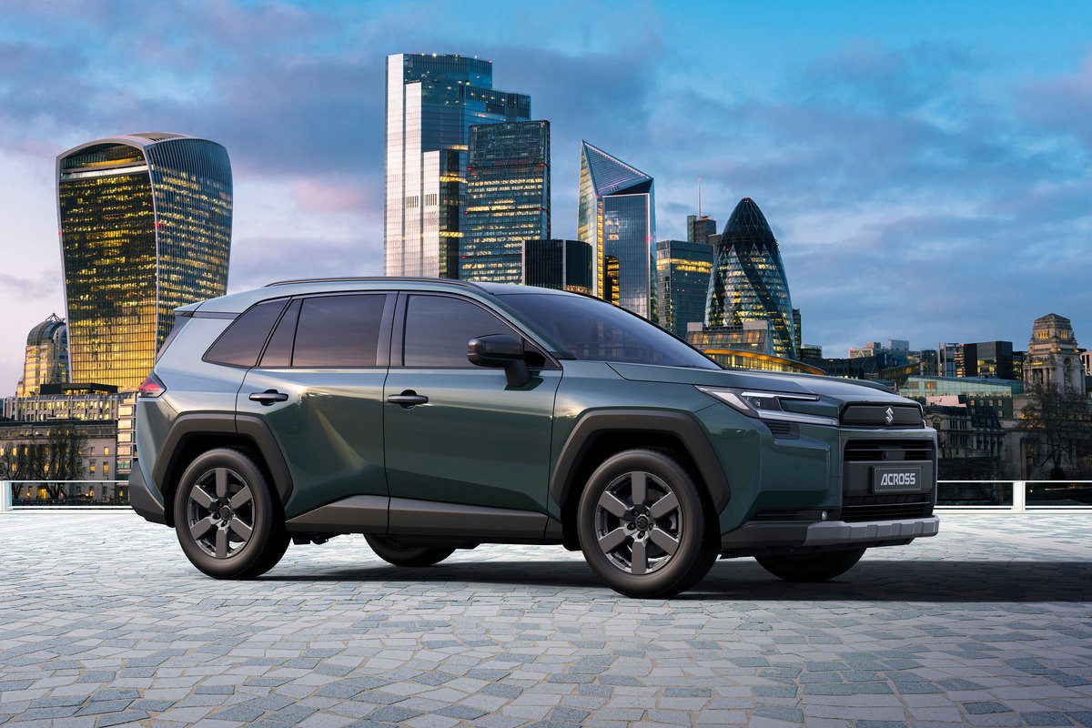 300-сильний кросовер Suzuki Across на базі Toyota RAV4 вийшов на ринок ЄС: ціна та характеристики