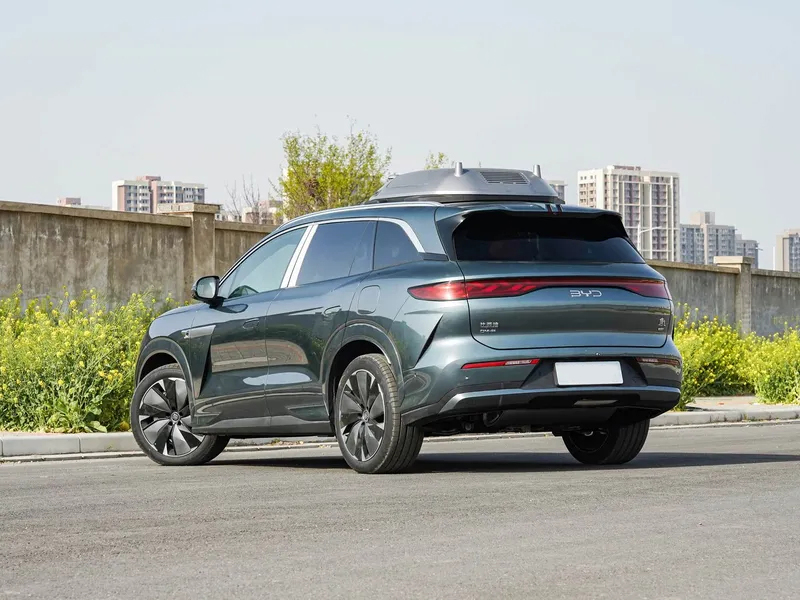 BYD Tang L 2024: новий флагманський електрокросовер на 1100 к.с. — зарядка на 400 км за 5 хвилин