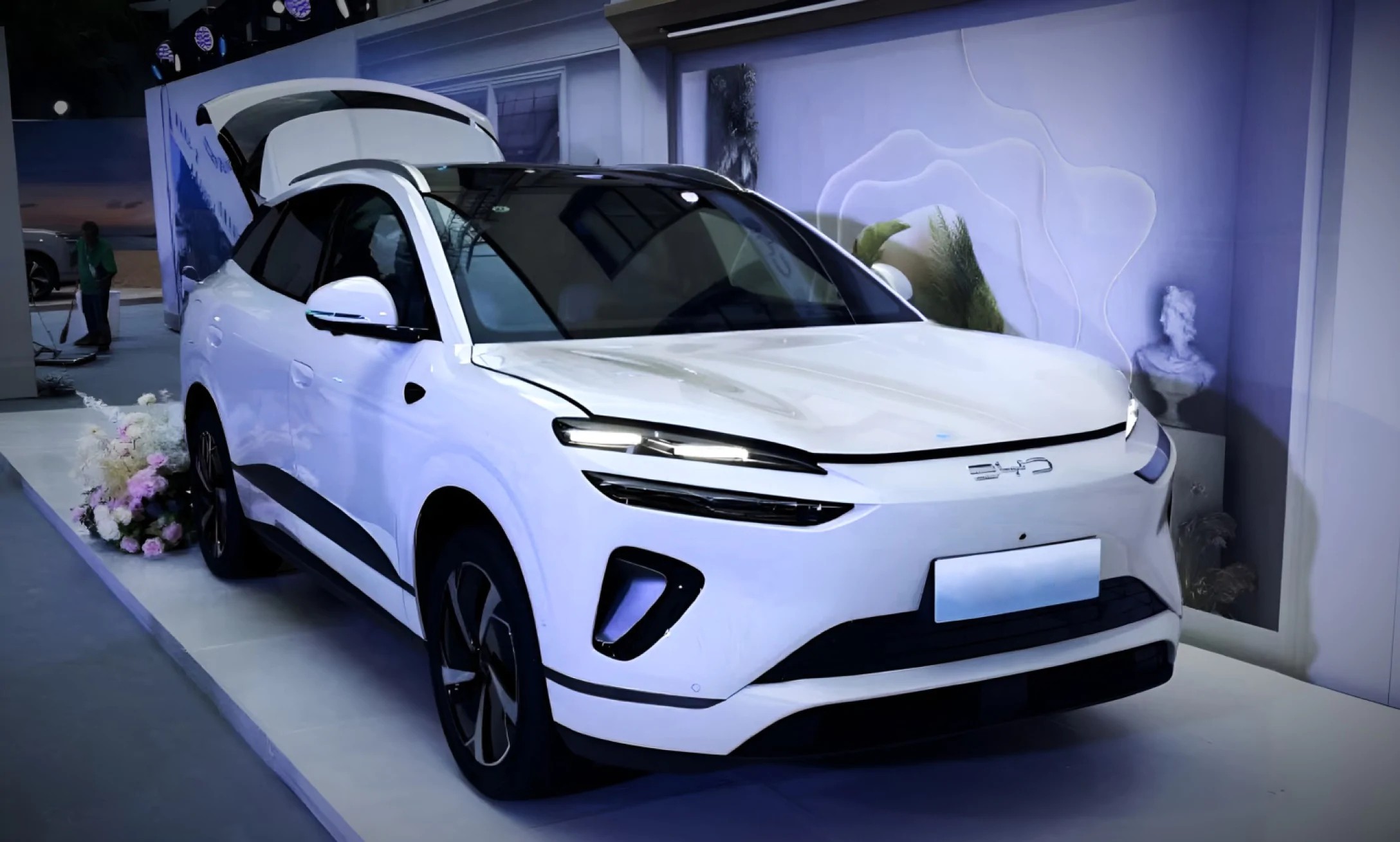 BYD Sealion 06: новый кроссовер с запасом хода до 1670 км по цене Duster