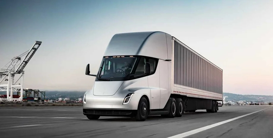Tesla запускає масове виробництво електровантажівки Semi: характеристики, ціна та запас ходу