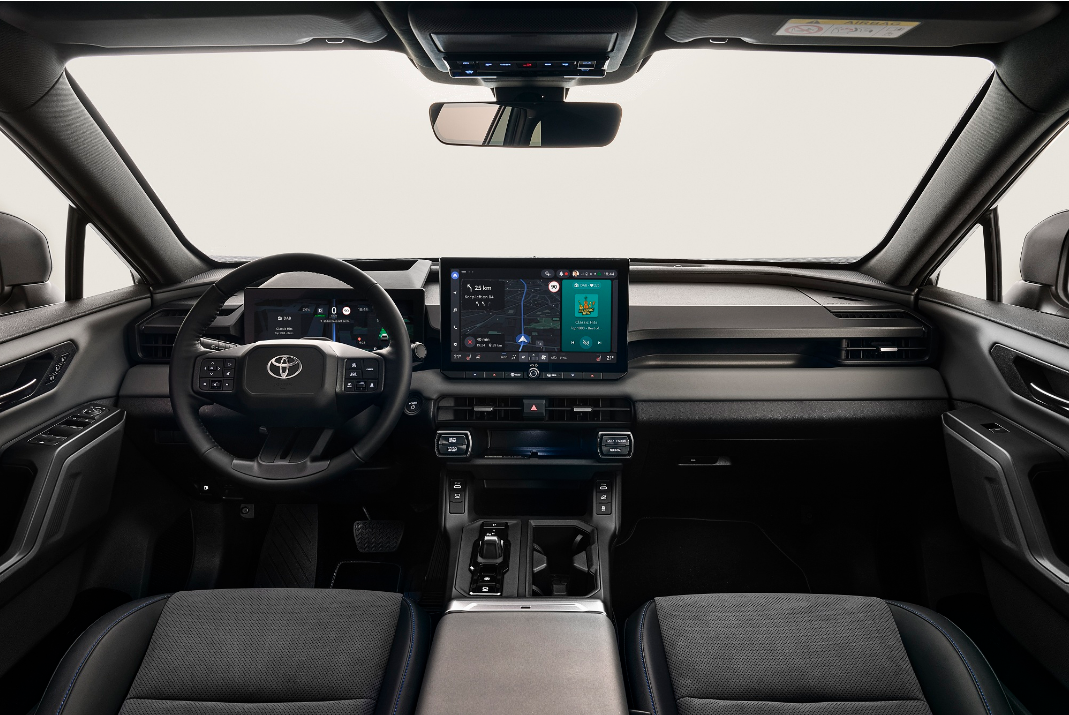 Toyota RAV4 2026: обновлённый дизайн, до 320 л.с. и 100 км на электротяге