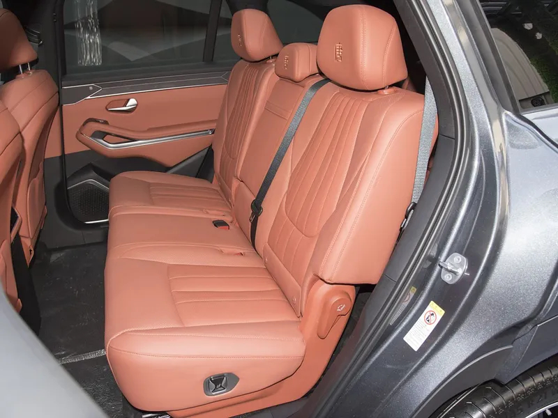 BYD Tang L 2024: новий флагманський електрокросовер на 1100 к.с. — зарядка на 400 км за 5 хвилин