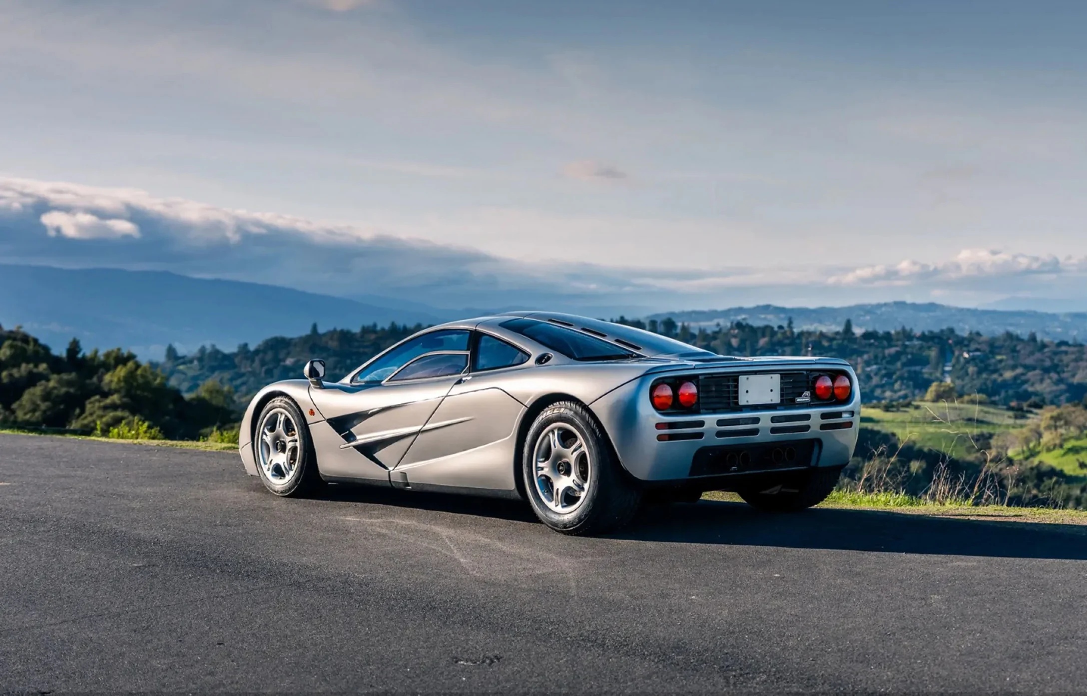 Виставлено на продаж McLaren F1 — найшвидший суперкар 90-х за $23 мільйони