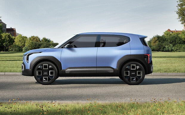 Новий електричний Kia EV4: седан і хетчбек із запасом ходу до 630 км (фото, характеристики)