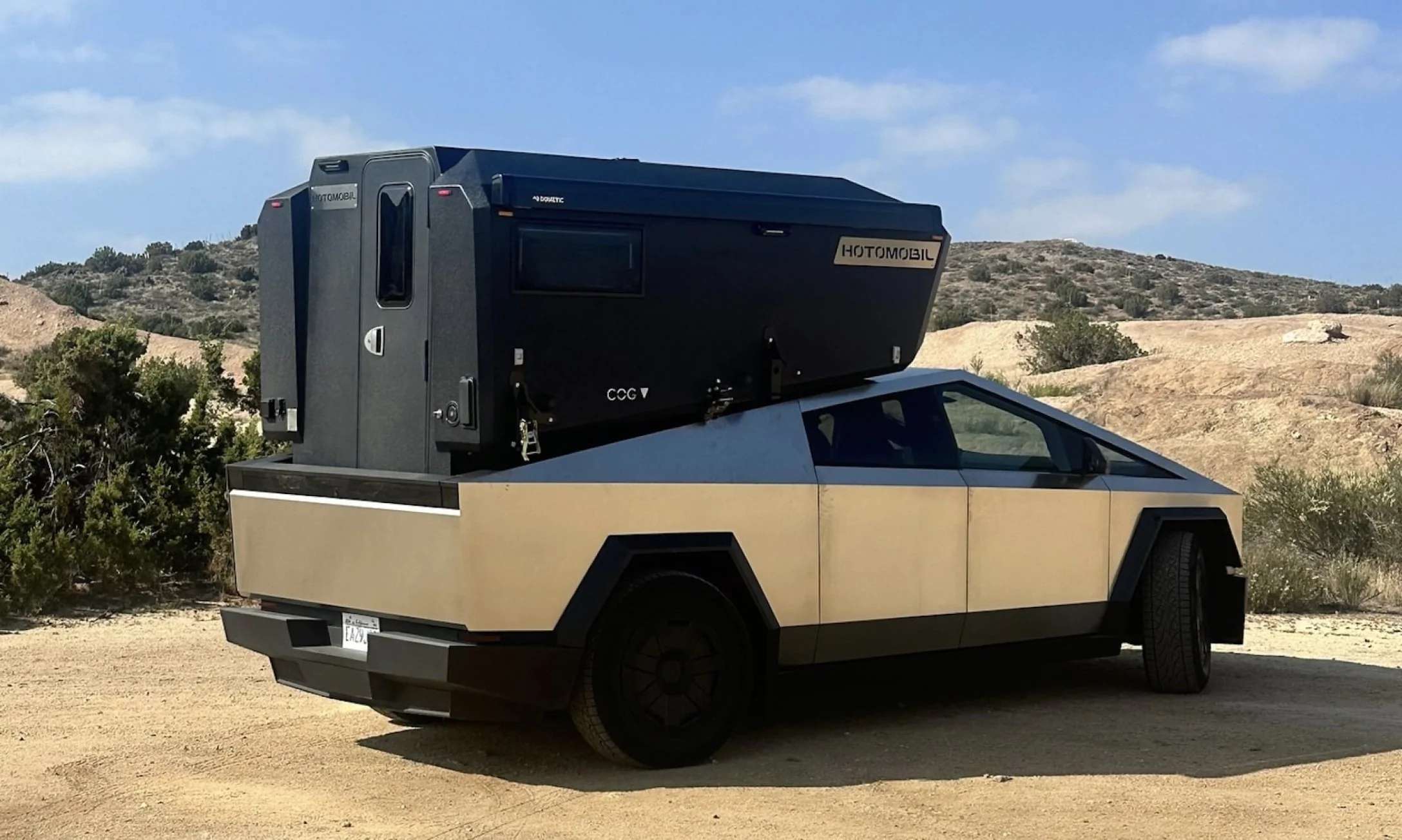 Дом на колесах из Tesla Cybertruck: Hotomobil представила уникальный кемпер