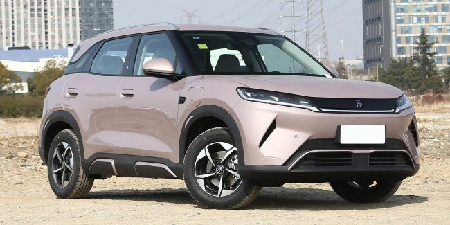 BYD Yuan UP — найдоступніший електрокросовер 2025 року з запасом ходу 300 км