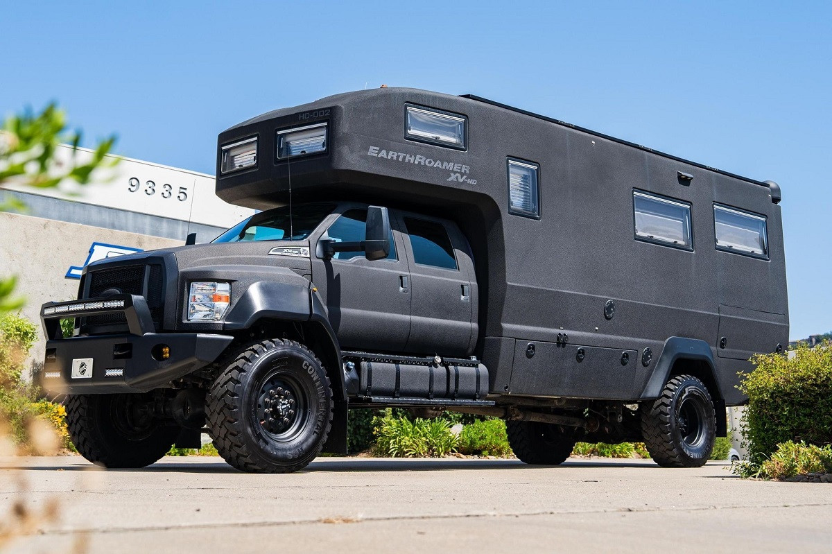 Всего 10 экземпляров в мире: уникальный Ford F-750 EarthRoamer XV-HD не смогли продать почти за $500 000