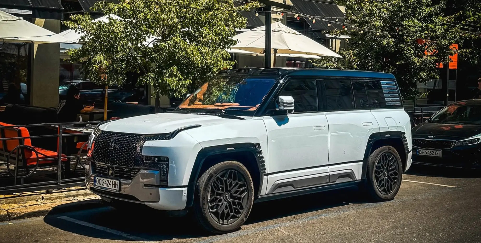 В Україні з’явився BYD Yangwang U8 — найдорожчий китайський позашляховик за 9 мільйонів гривень