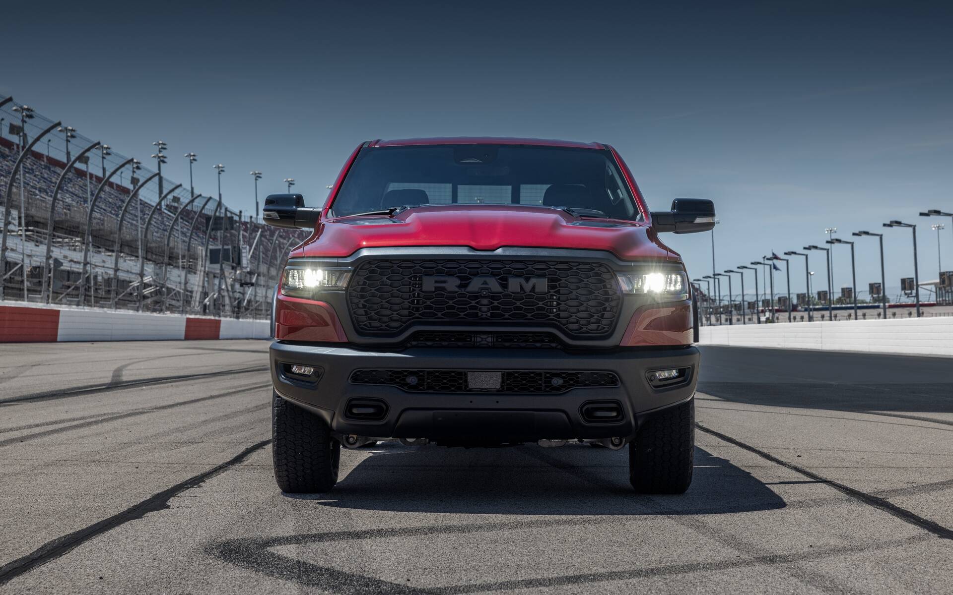 Ram повернув V8: понад 10 тисяч заявок за добу на оновлений Ram 1500