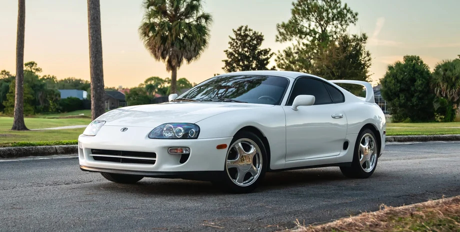 Toyota Supra A80 за ціною Lamborghini: за що віддали рекордні $242 000 на аукціоні?