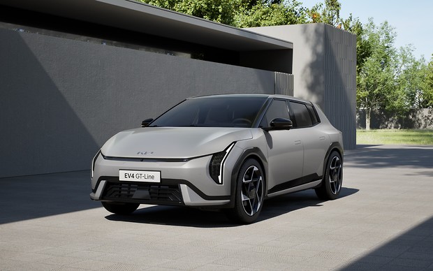 Новий електричний Kia EV4: седан і хетчбек із запасом ходу до 630 км (фото, характеристики)