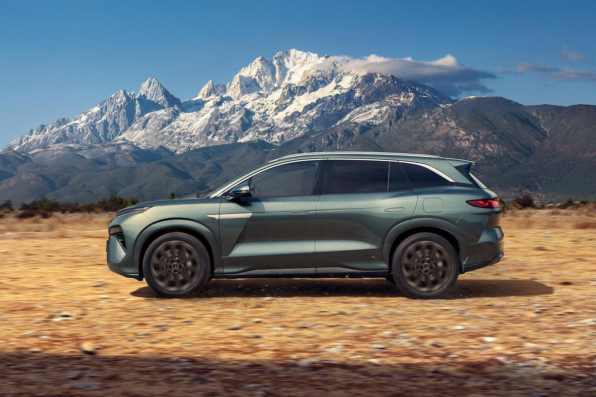 BYD виходить на світовий ринок із новим флагманом Tang L: запас ходу — понад 1000 км (фото, характеристики)