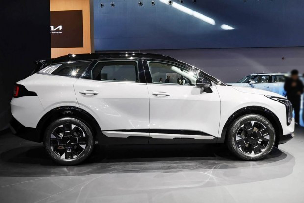 У Китаї представили новий KIA Sportage Platinum Edition: оновлений дизайн, цифрова платформа та асистенти L2+