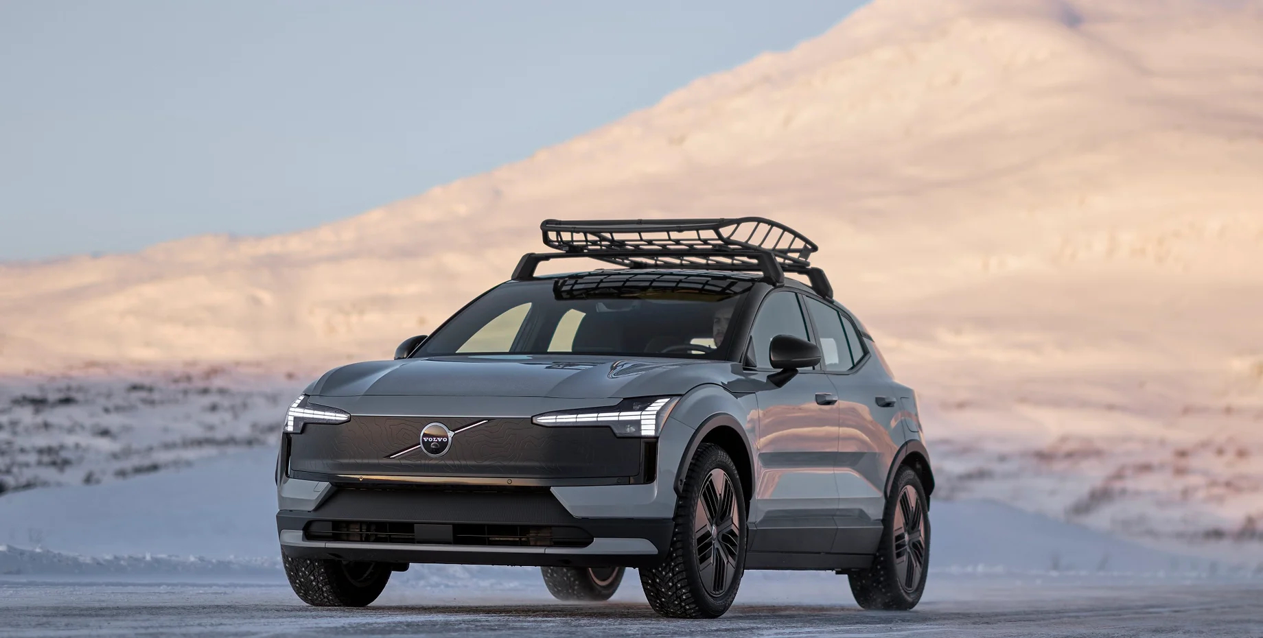 Новий електричний кросовер Volvo EX30 Cross Country виходить на український ринок: потужність, прохідність і стиль (фото)