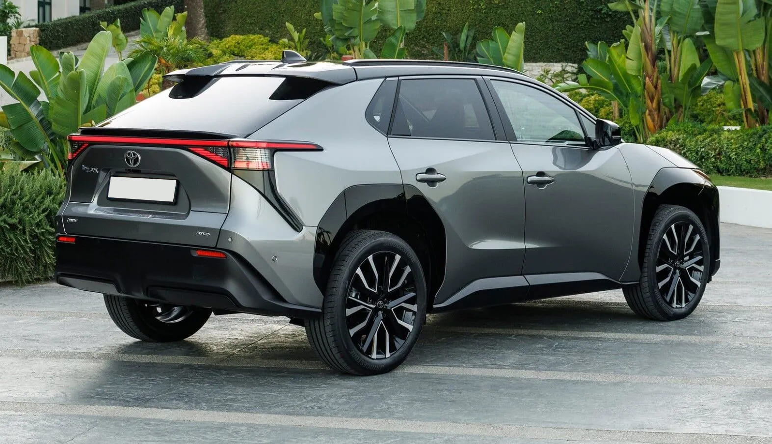 Toyota оновила електричний bZ4X — «альтернативу» RAV4, яка готується до виходу в Україні