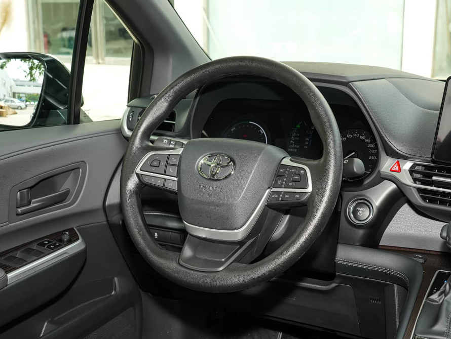 Toyota Granvia Basic 2026 Toyota Granvia Basic 2026
