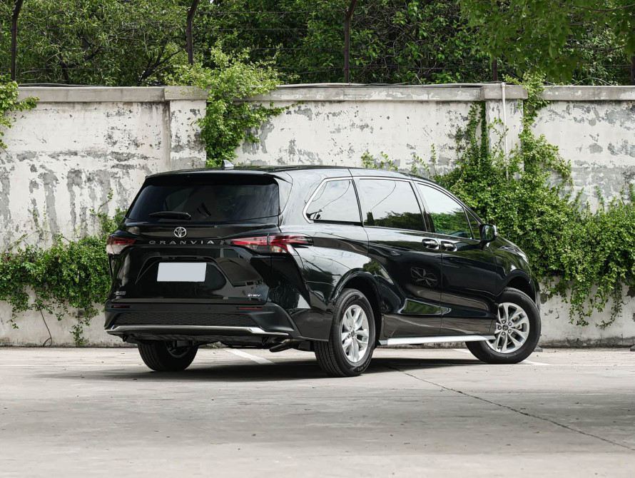 Toyota Granvia Basic 2026 Toyota Granvia Basic 2026