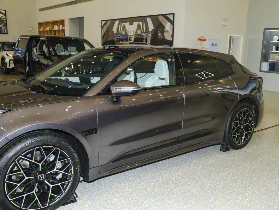 Zeekr 001 2026 Ultra 103 kWh AWD Zeekr 001 2026 Ultra 103 kWh AWD