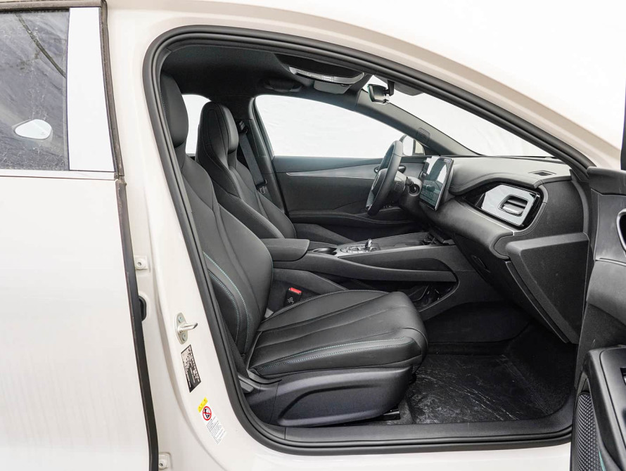 BYD Seal 06 2025 DM-i Intelligent Driving Luxury BYD Seal 06 2025 DM-i Intelligent Driving Luxury